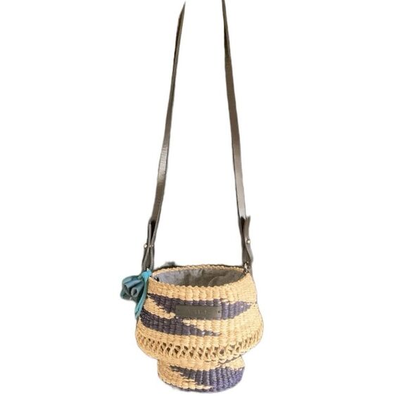 Love AAKS Baw Pot Wavy Crossbody Ratan Leather Natural & Navy Straw Liner - Picture 3 of 9